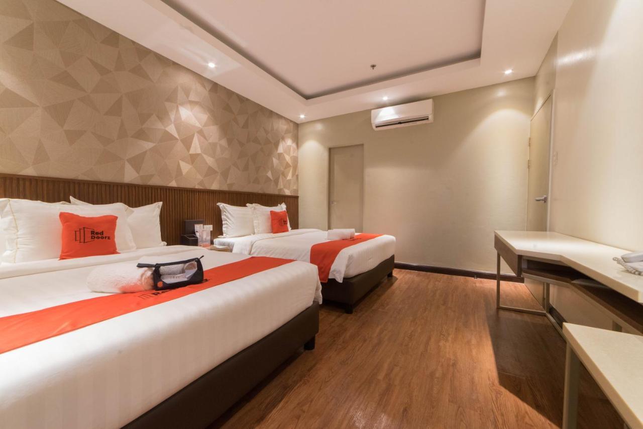 Reddoorz Premium @ South Triangle Quezon City Exterior foto