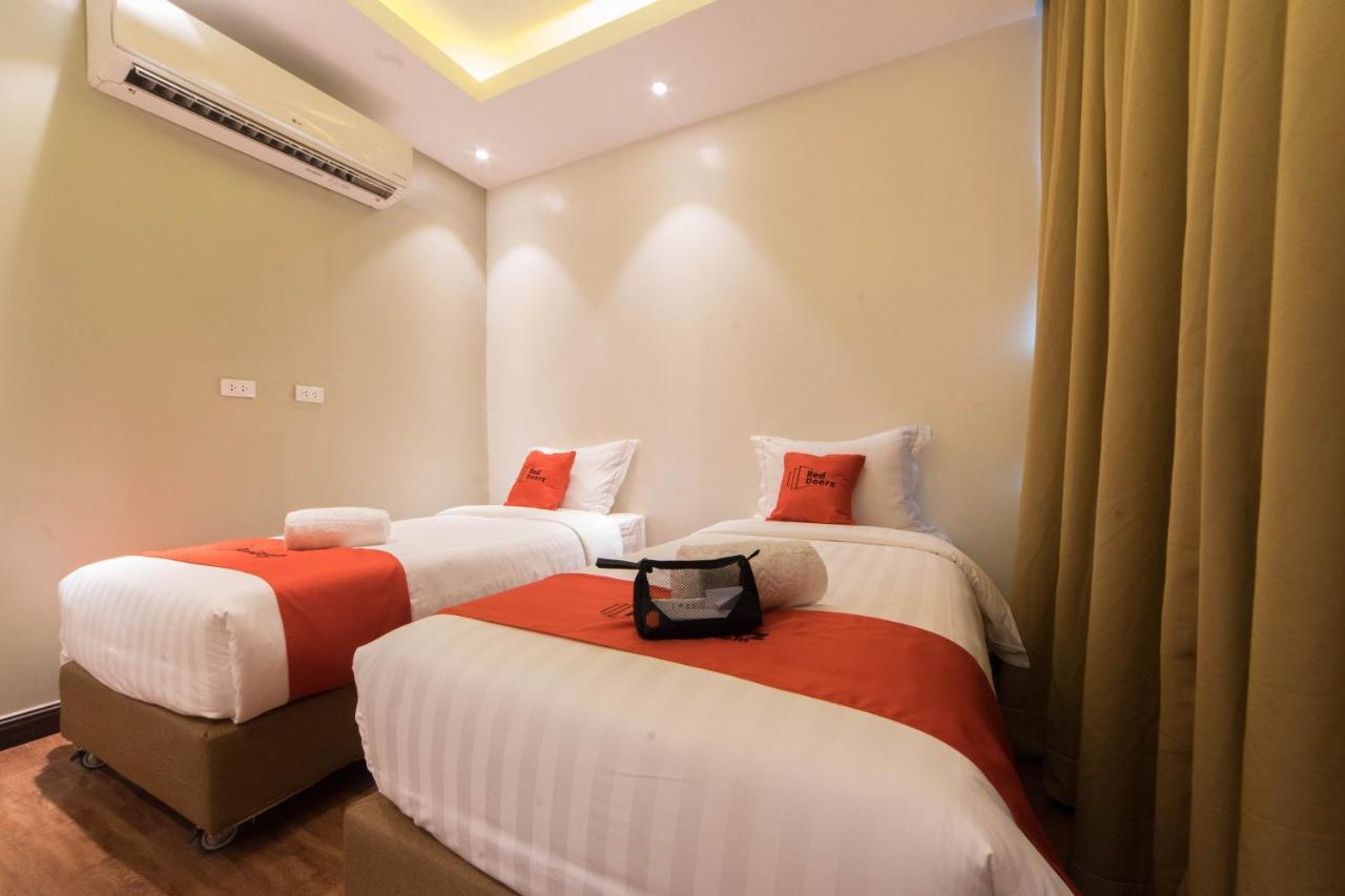 Reddoorz Premium @ South Triangle Quezon City Exterior foto
