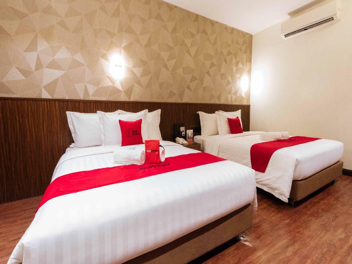 Reddoorz Premium @ South Triangle Quezon City Exterior foto