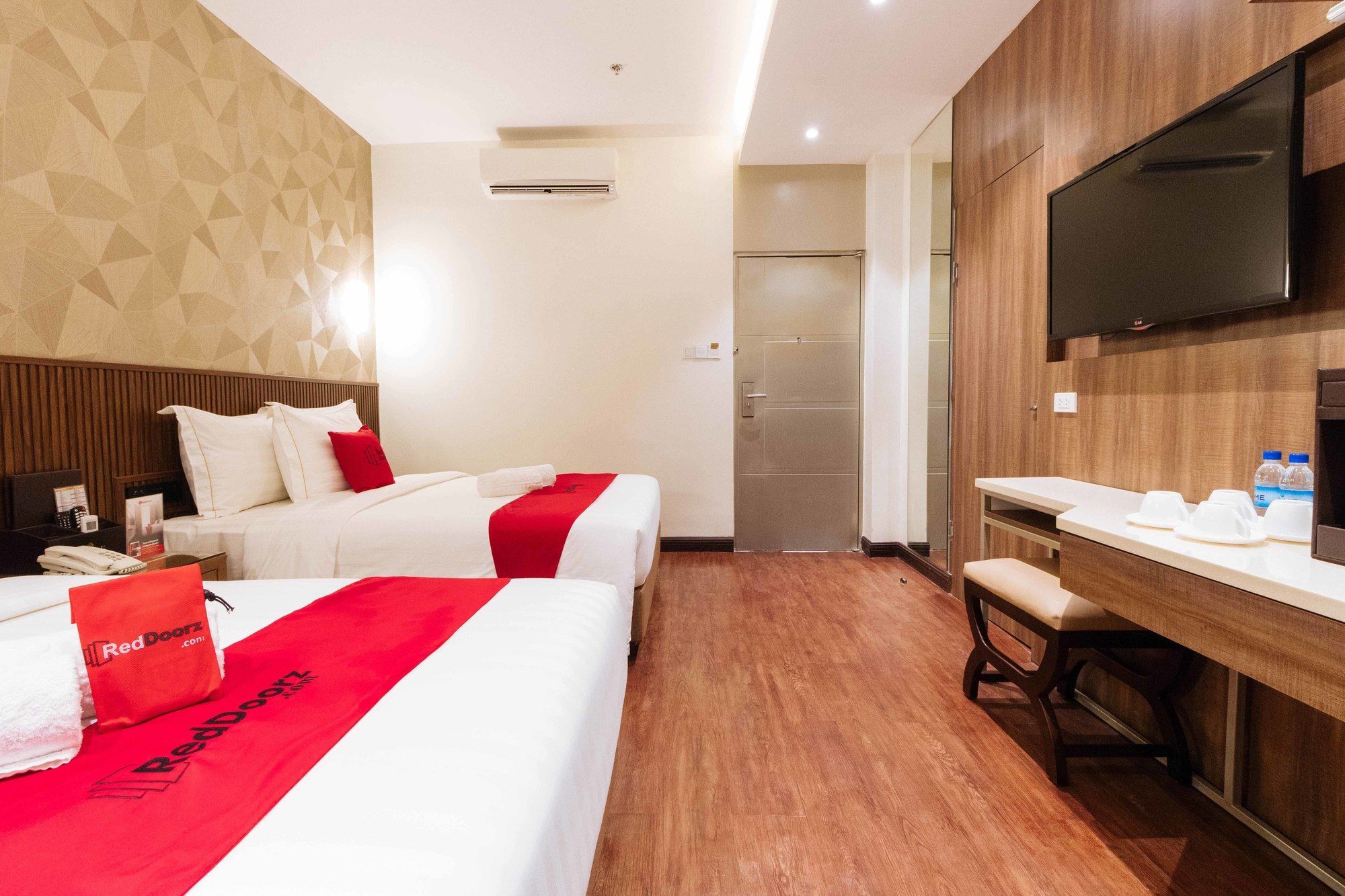 Reddoorz Premium @ South Triangle Quezon City Exterior foto