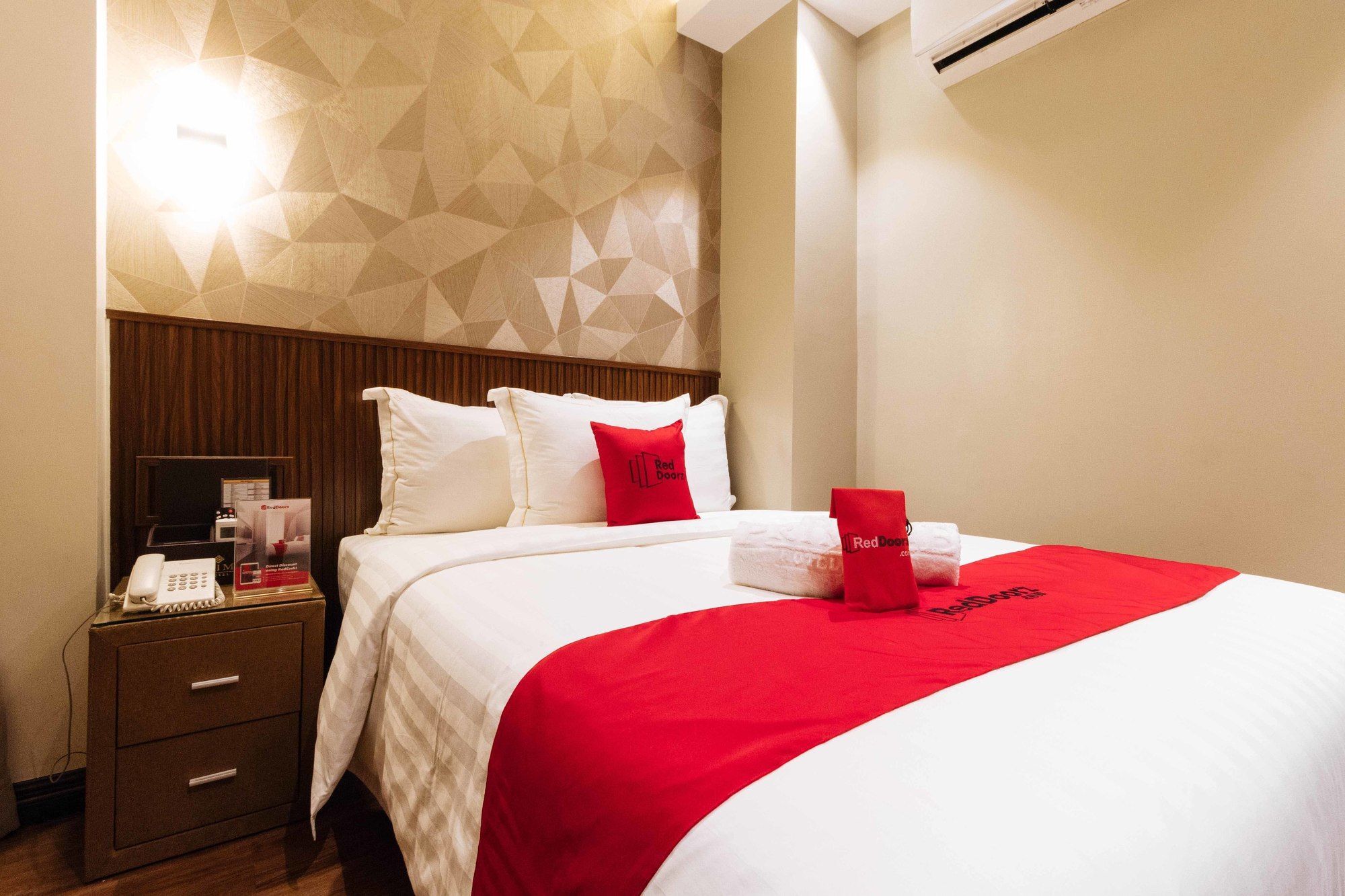Reddoorz Premium @ South Triangle Quezon City Exterior foto